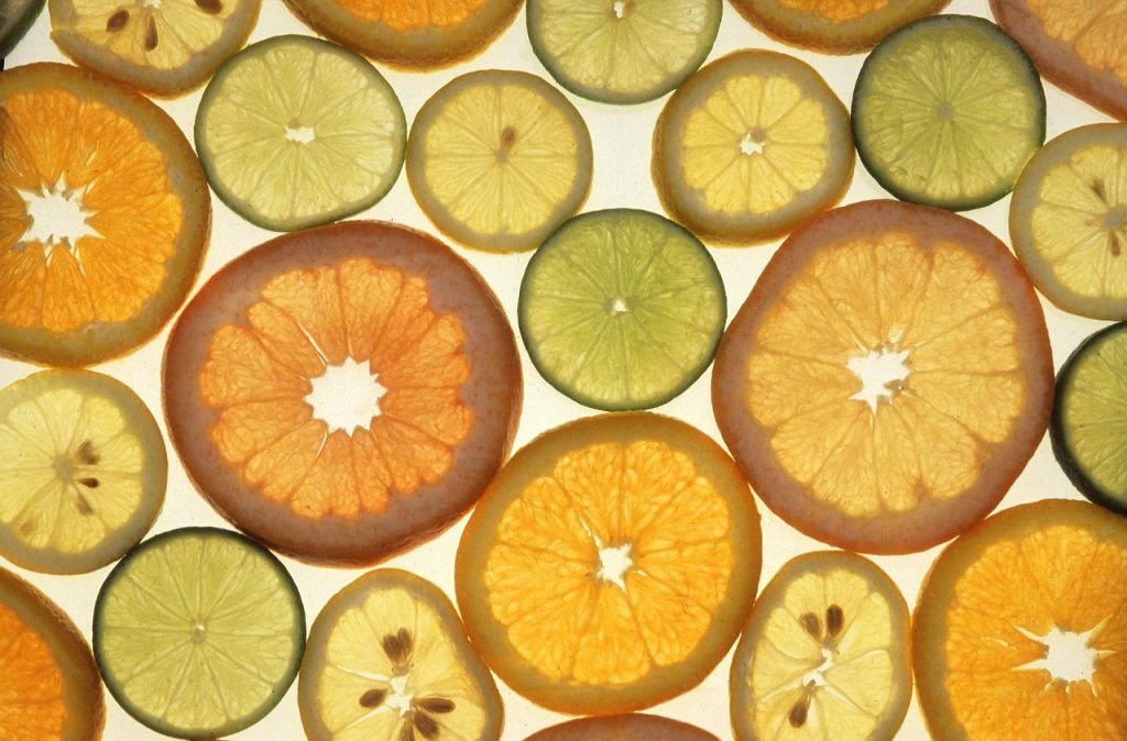 Schijvene citrusvruchten met limoneen